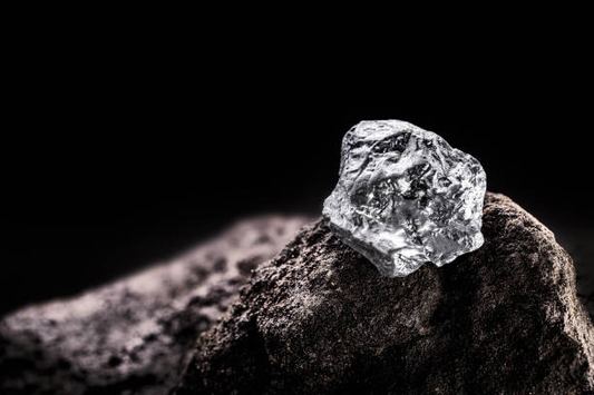 DO MOISSANITES RESEMBLE DIAMONDS?
