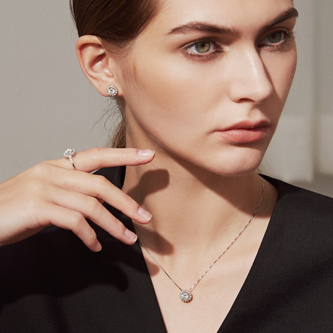 "Flower" Moissanite Diamond Necklace