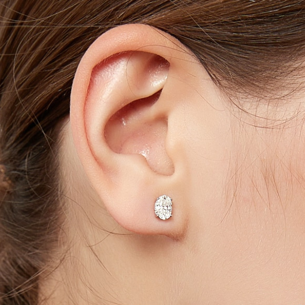 "Oval Cut" Moissanite Diamond Earrings