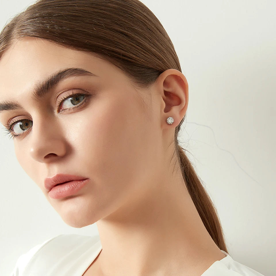 Round Cut 1 Carat Moissanite Diamond Stud Earrings