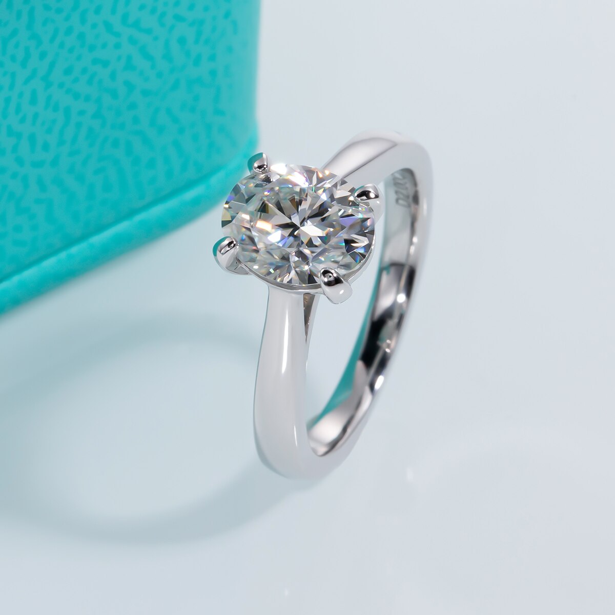 "Oval Cut" Moissanite Diamond Ring
