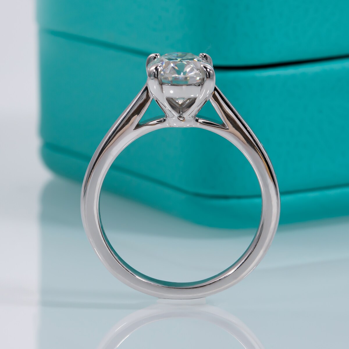 "Oval Cut" Moissanite Diamond Ring